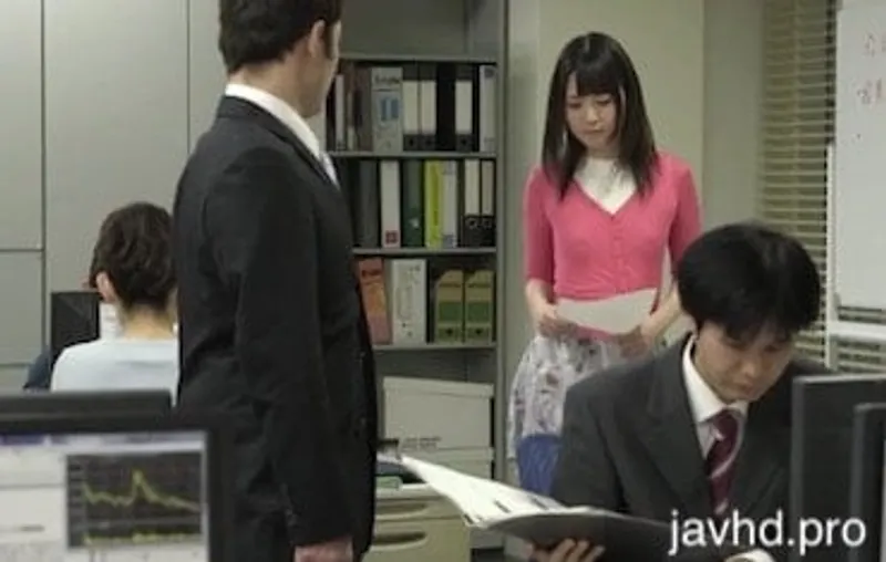 Ngực bé thường rất xinh và dễ thương Aoi Rena